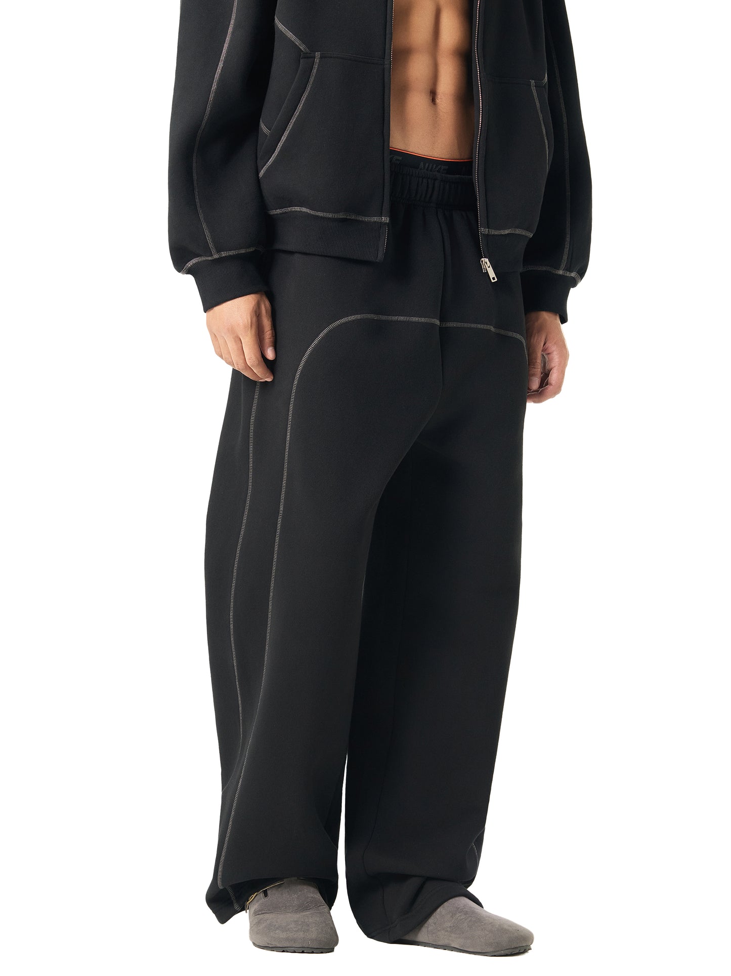 </wear the code> Blank Contrast-Stitched Fleece Artist Sweatpants